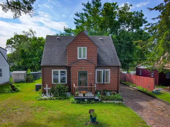 1568 Ruth St, Waterloo, IA 50707