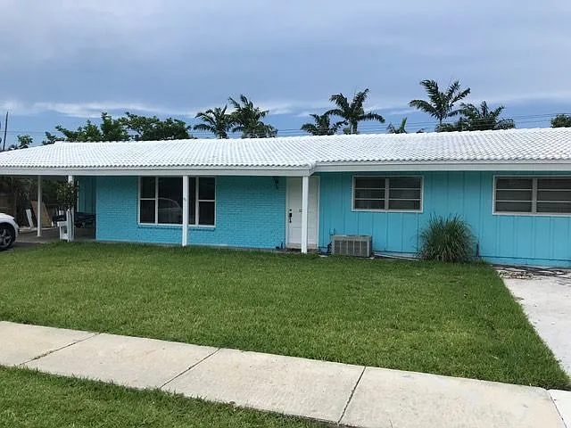 668 SW 9th Ave