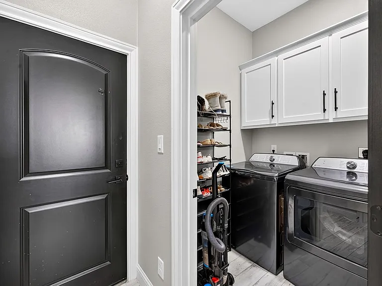 8619 La Jolla Dr — Photo 22