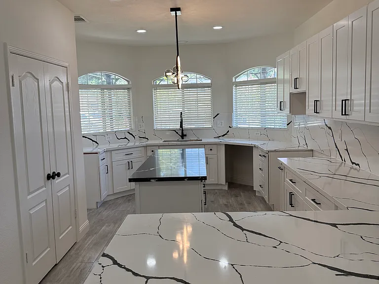 10168 N Price Ave — Photo 3
