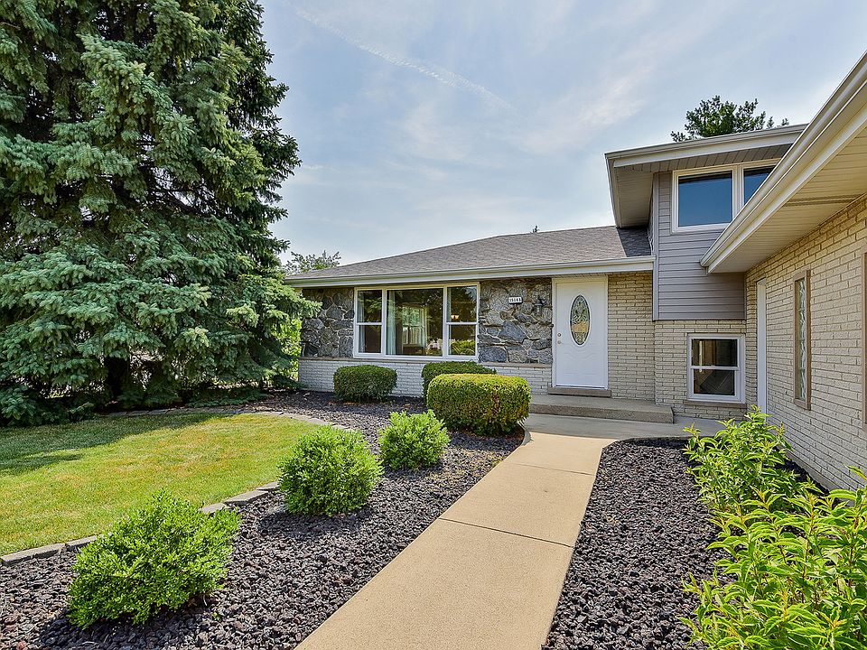 1st image of 15148 Larkspur Ln