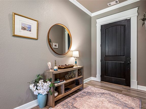 4th image of Abbey Ln