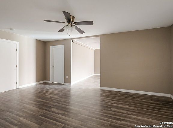 5th image of 174 Bayville Dr