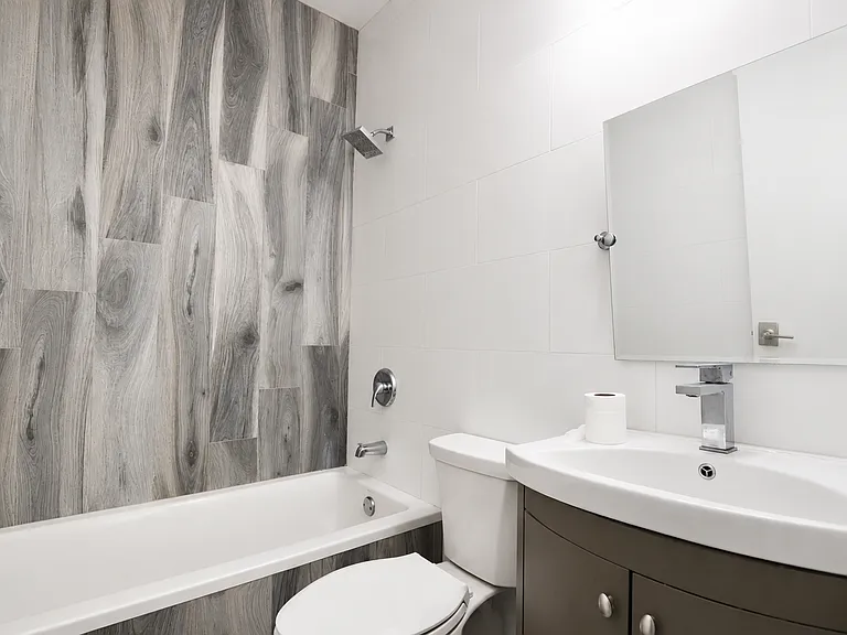 1110 Halsey St #2 — Photo 10