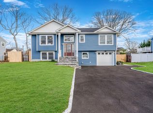 37 Ruland Rd, Selden, NY 11784