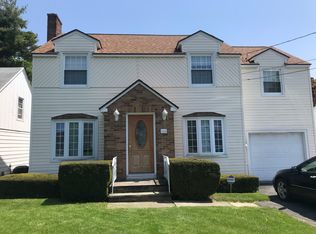 160 Darlington Rd, Syracuse, NY 13208