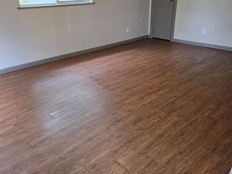 817 Hairston Graneronett Main St — Photo 2