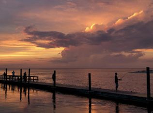 700 Old Dock Rd, Kings Park, NY 11754