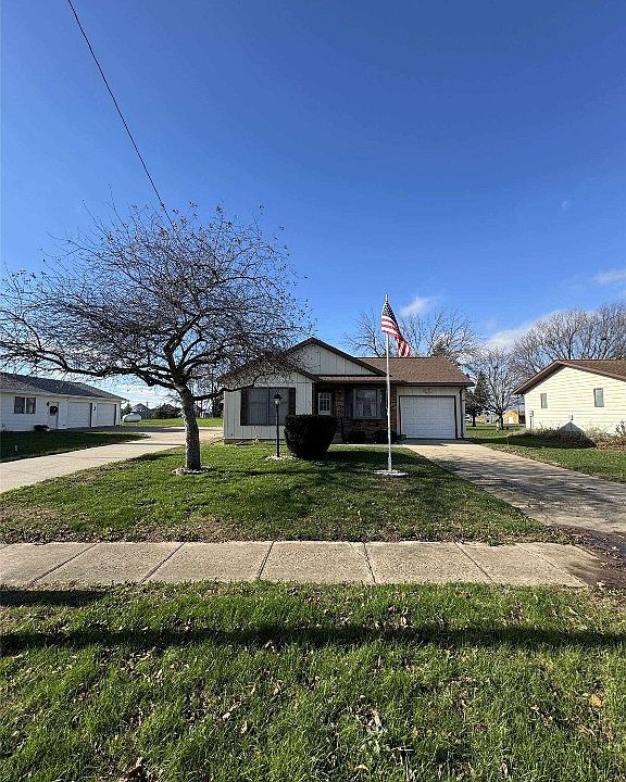 1st image of 229 1st Ave N