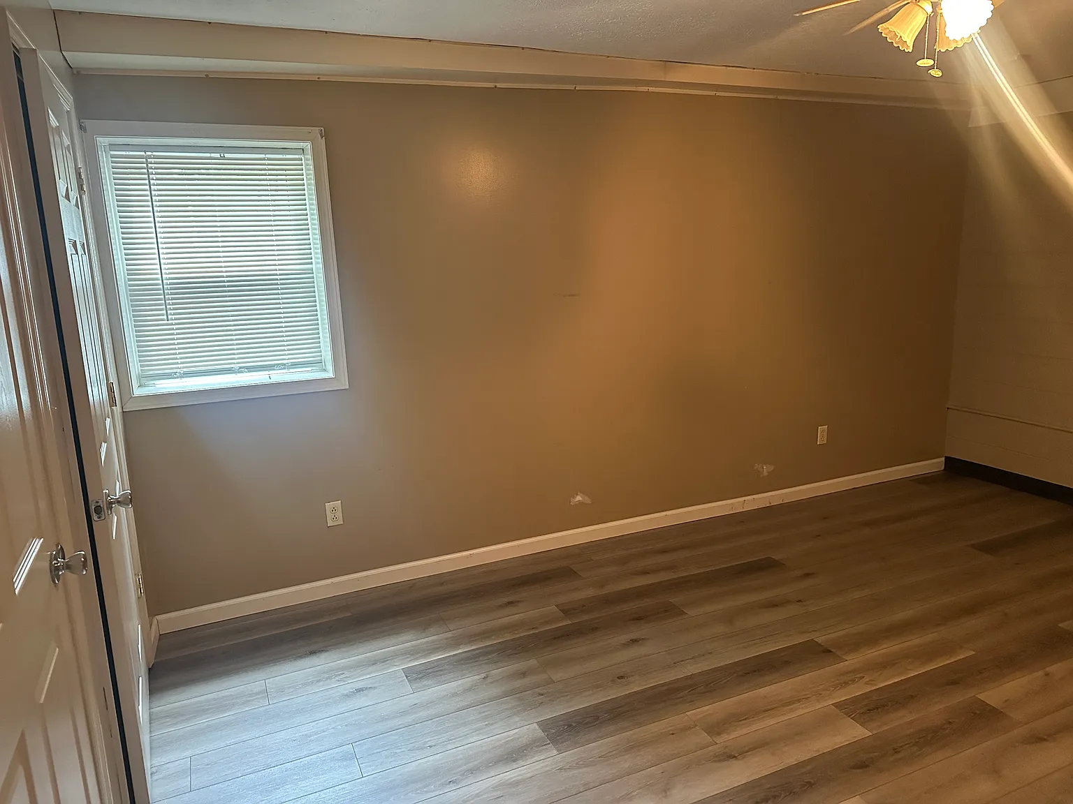 599 Timberlake Rd — Photo 3