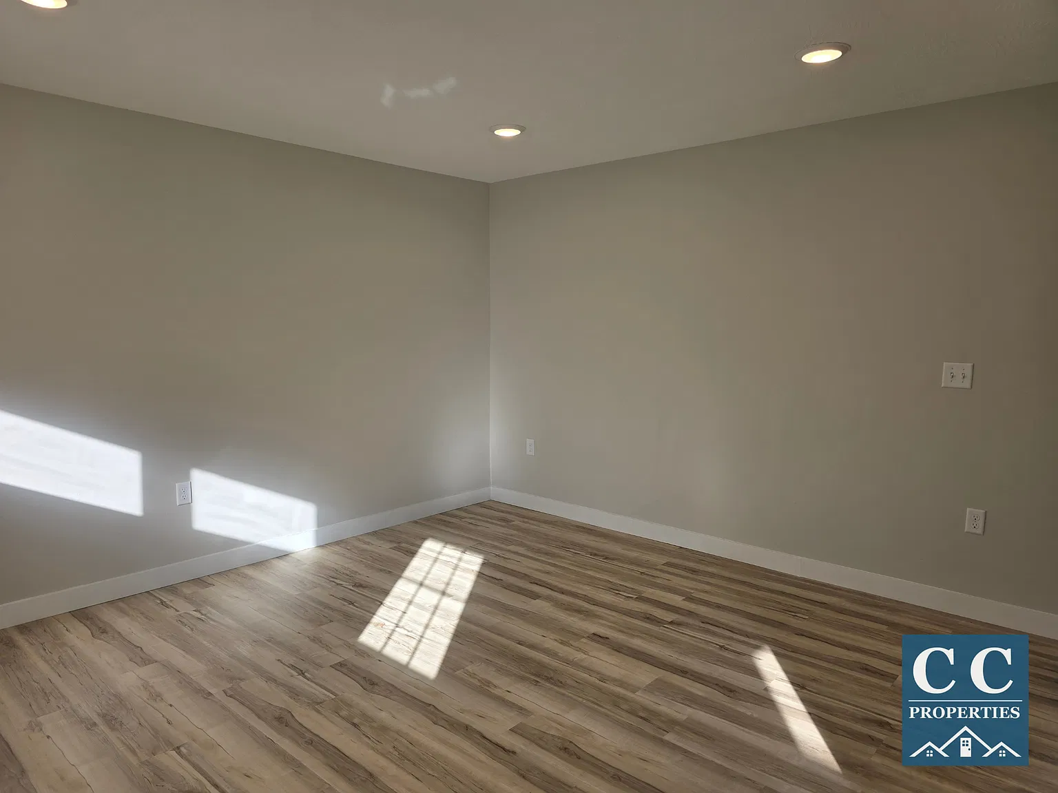 2 bed, $1,100 — Photo 2