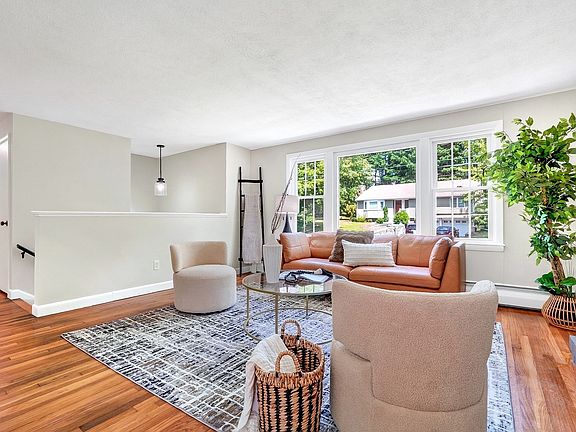 3rd image of 11 Appletree Ln