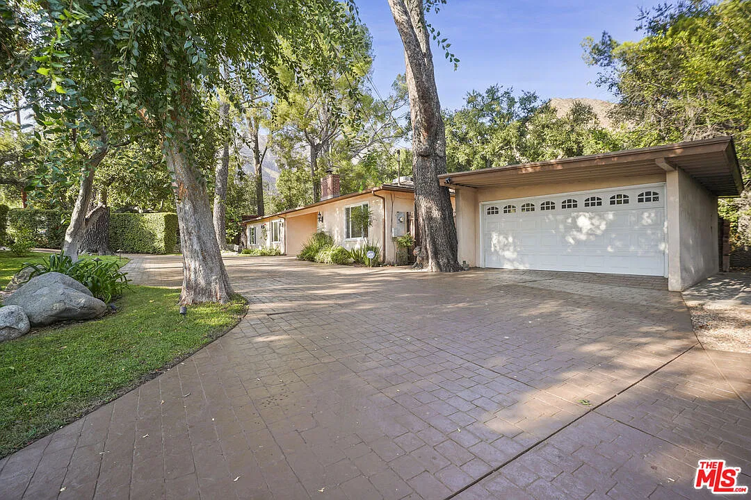 3 bed, 2.0 bath, 2223 sqft, $7,200 — Photo 4