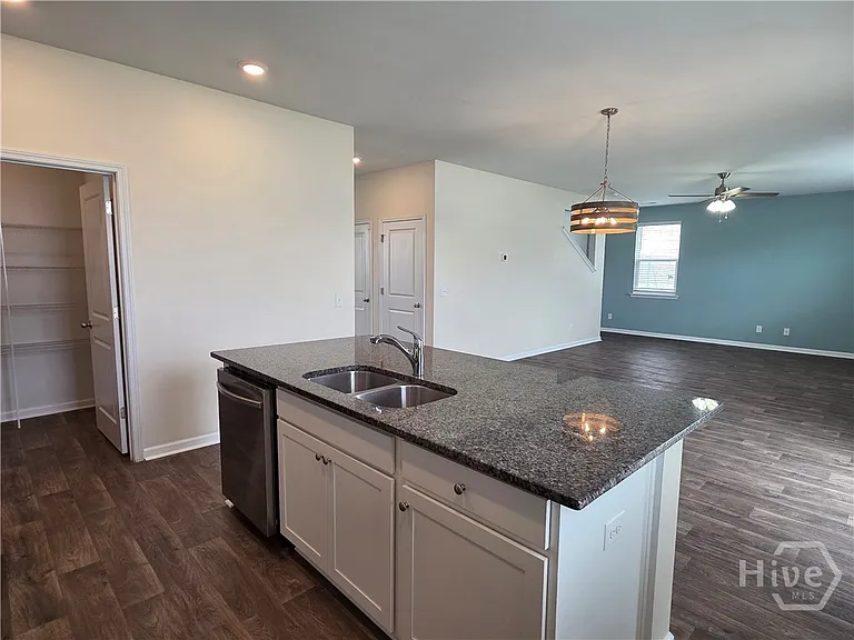 114 Troupe Dr — Photo 10
