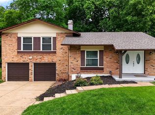 4145 Elkhart Lake Rd, Saint Charles, MO 63304