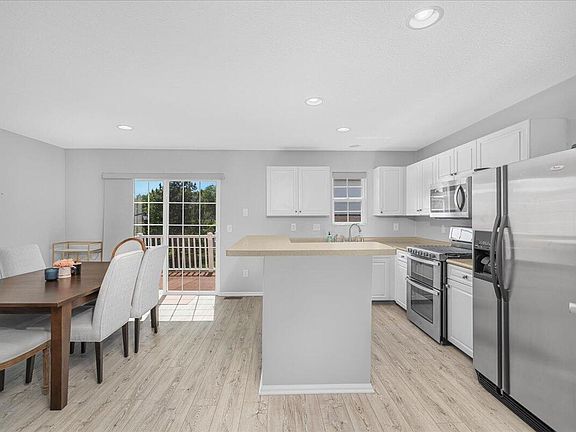2nd image of 2481 Aristocracy Cir