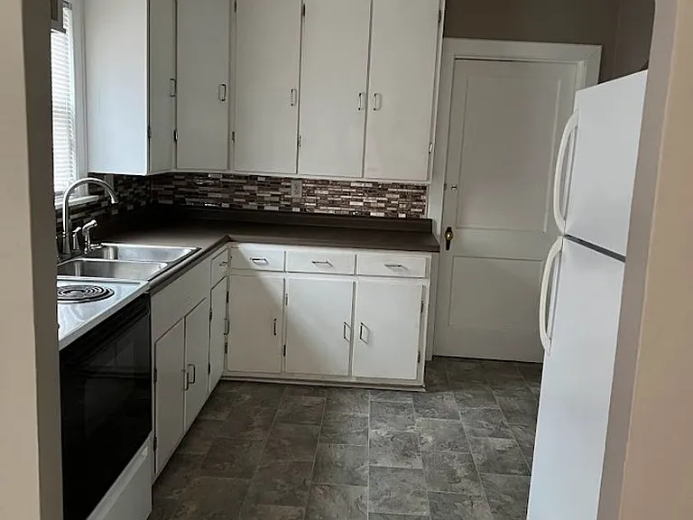 427 W Vinyard St — Photo 3