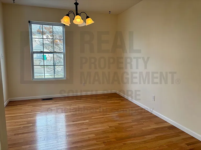 601 Mary Dr — Photo 6