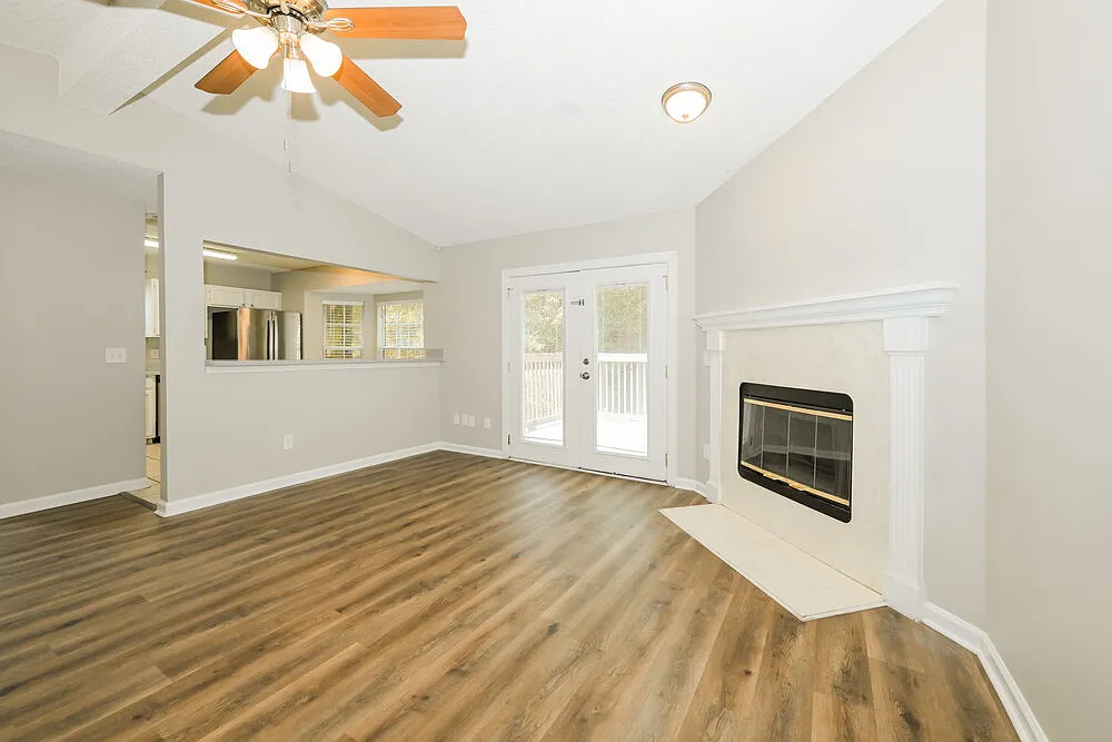 3 bed, 2.0 bath, 1515 sqft, $2,235 — Photo 4