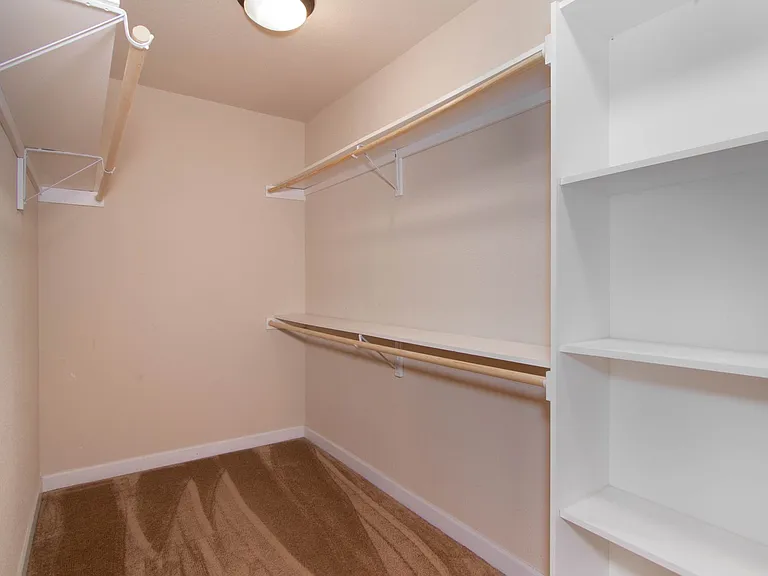 8222 W White Rd — Photo 4