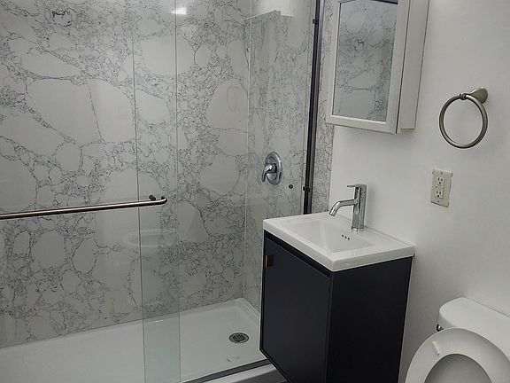 5th image of 2169 48th Ave APT B