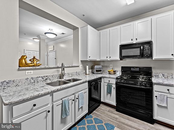 2nd image of 4850 Eisenhower Ave Unit 403