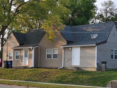 1226 E University Ave, Des Moines, IA, 50316