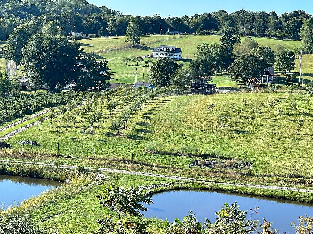 4121 Sandlick Rd, Bluefield, WV 24701 Zillow