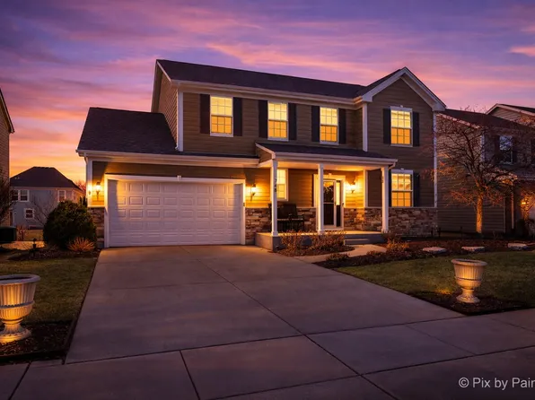 748 Cashmere Ln, Elgin, IL 60124