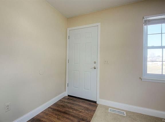 4th image of 193 Neptune Dr #1