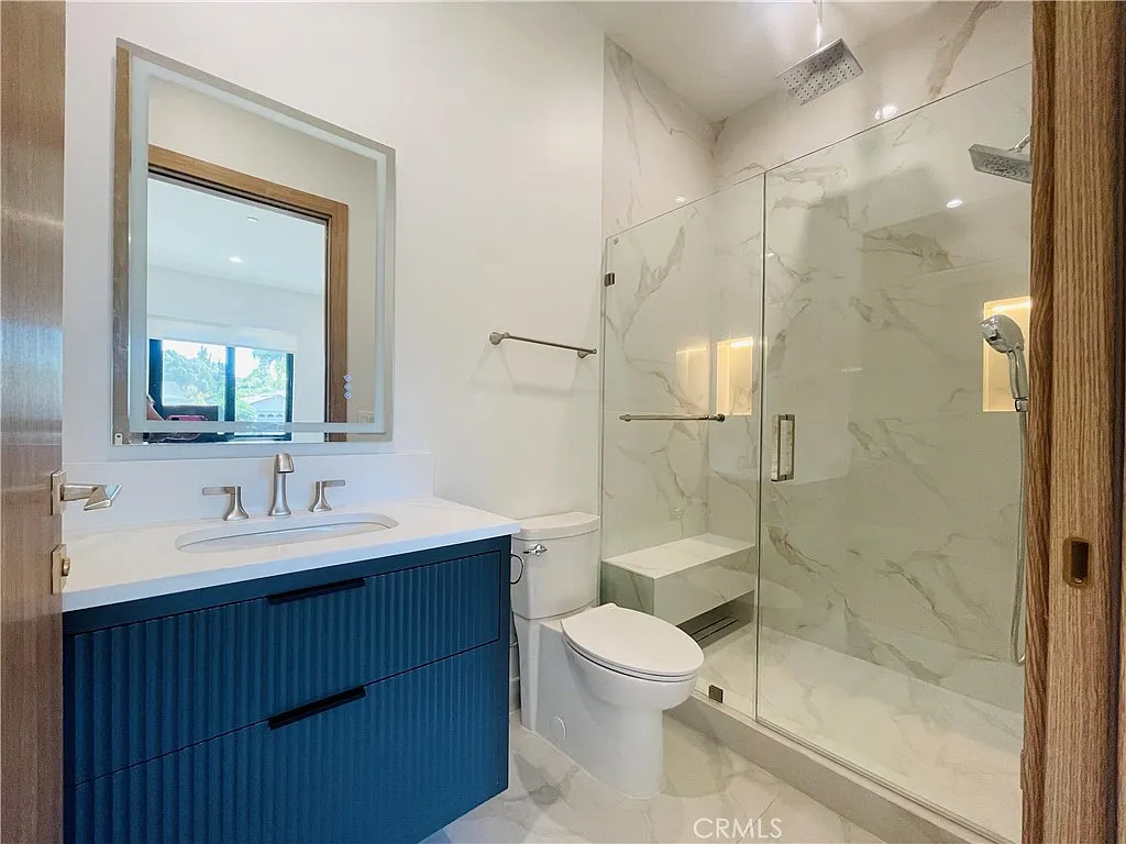 1 bed, 450 sqft, $2,299 — Photo 3
