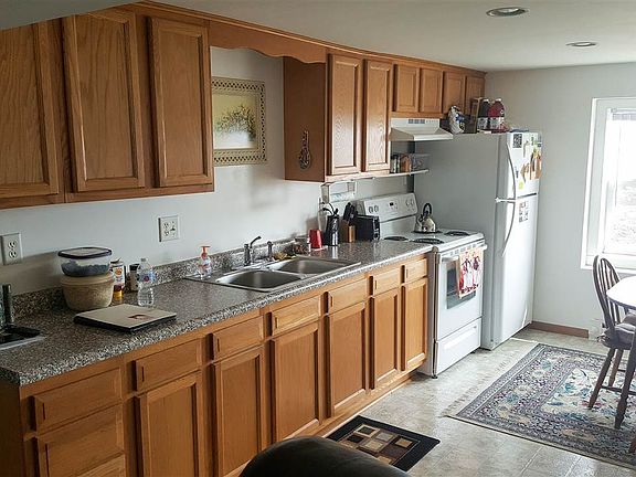 3rd image of 101 Saratoga St