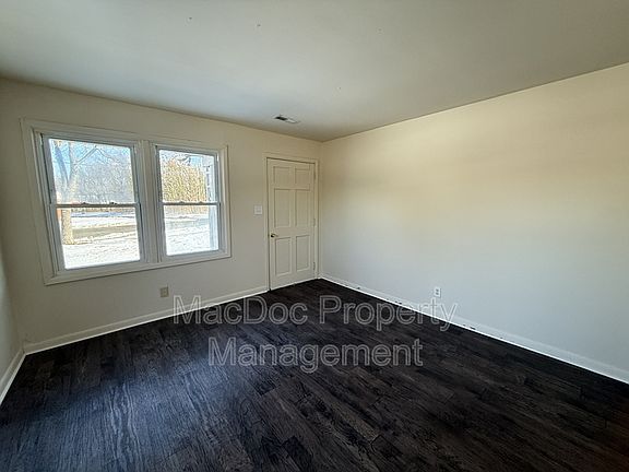 5th image of 1804 Airport Ave