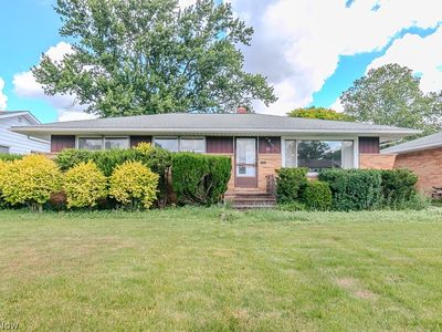 73 E Parkleigh Dr, Seven Hills, OH, 44131