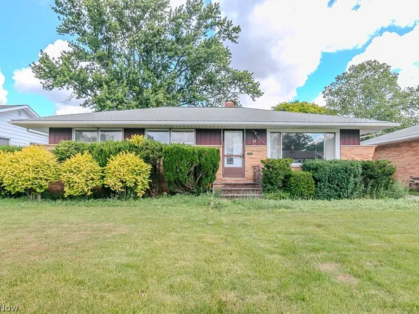 73 E Parkleigh Dr, Seven Hills, OH 44131