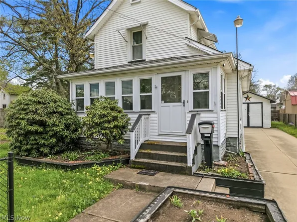 1224 Buena Vista Ave NE, Warren, OH 44483