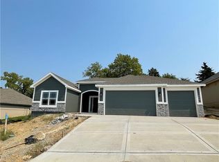 13850 NW 75th St, Parkville, MO 64152