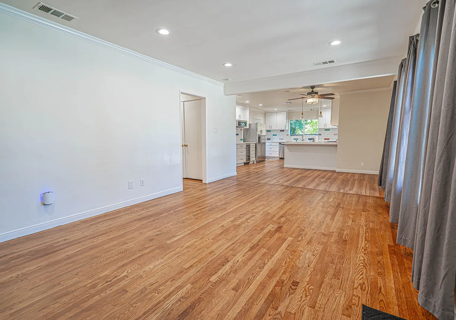Beautiful Single-Story 4-Bedroom Home with RV Parking in Woodland Hills! — Photo 3