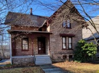 22 S Main St, Stockton, NJ