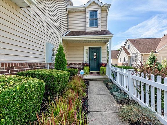 2nd image of 30951 Winterberry Ln