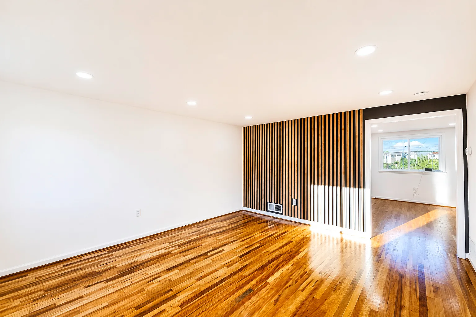 3 bed, 1728 sqft, $2,195 — Photo 3