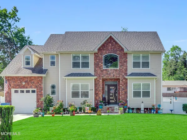 1532 Lawrence Avenue, Toms River, NJ 08757