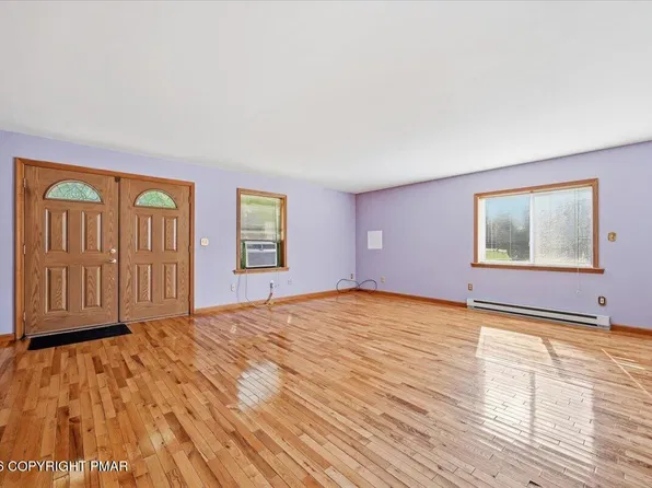 111 Old Independence Ln, East Stroudsburg, PA 18301