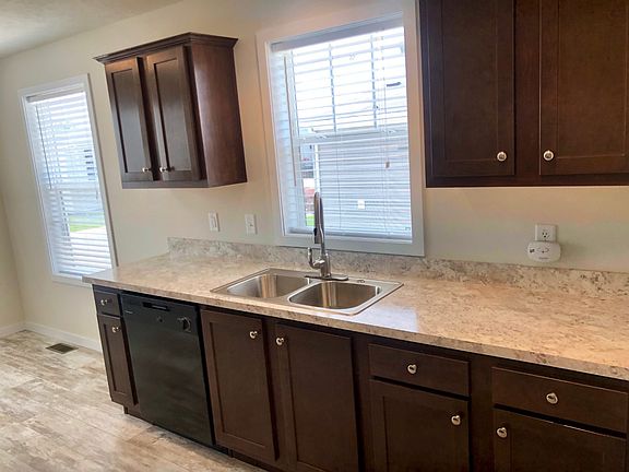 5th image of 33395 Magnolia Dr