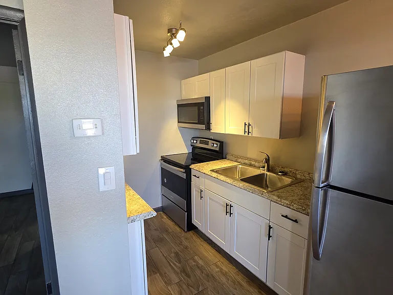 455 E Junction St #4 — Photo 10