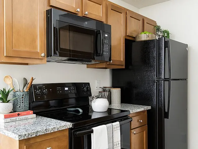 Upgraded Appliance Package and Granite Countertops Upgraded Appliance Package and Granite Countertops