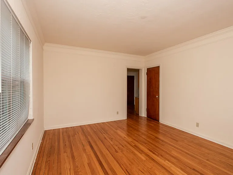 1br Near Uc, Daap & Hospitals | Prime Riddle Road Location — Photo 45