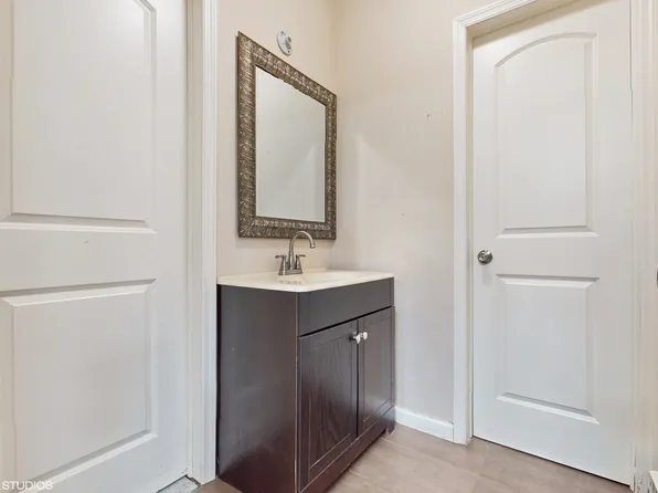 3832 Lyme Avenue image 27 of 28