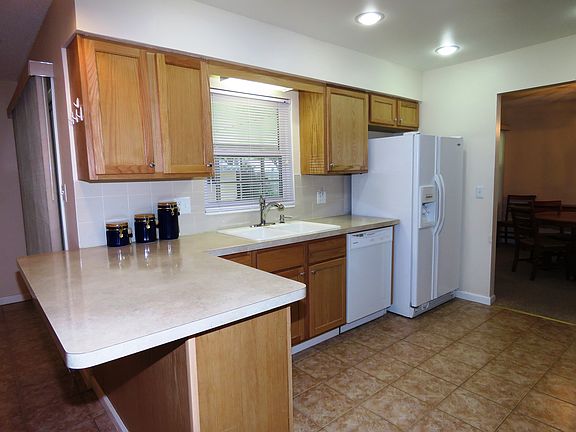 3rd image of 5314 N Woodcrest Dr