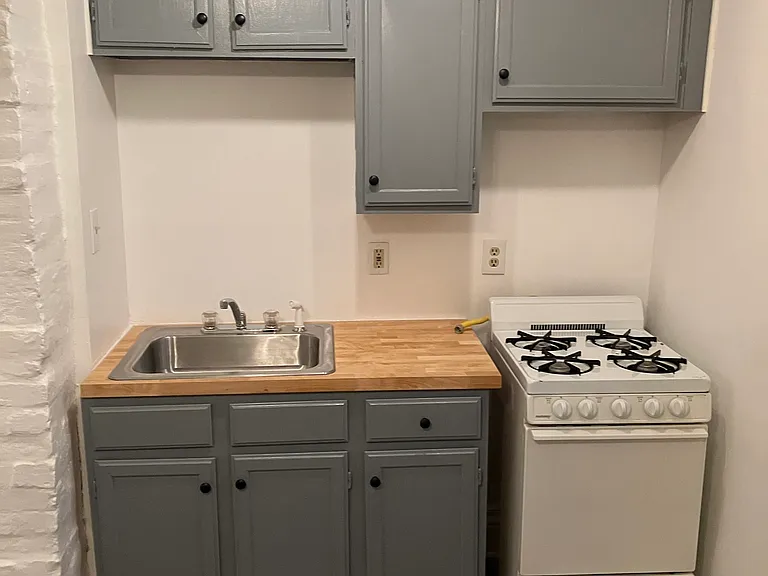 39 Plymouth Ave #3 — Photo 7